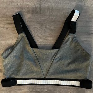 EUC Nike Dri=Fit Grey Gray Sports Bra with adjustable straps & band size Size: M